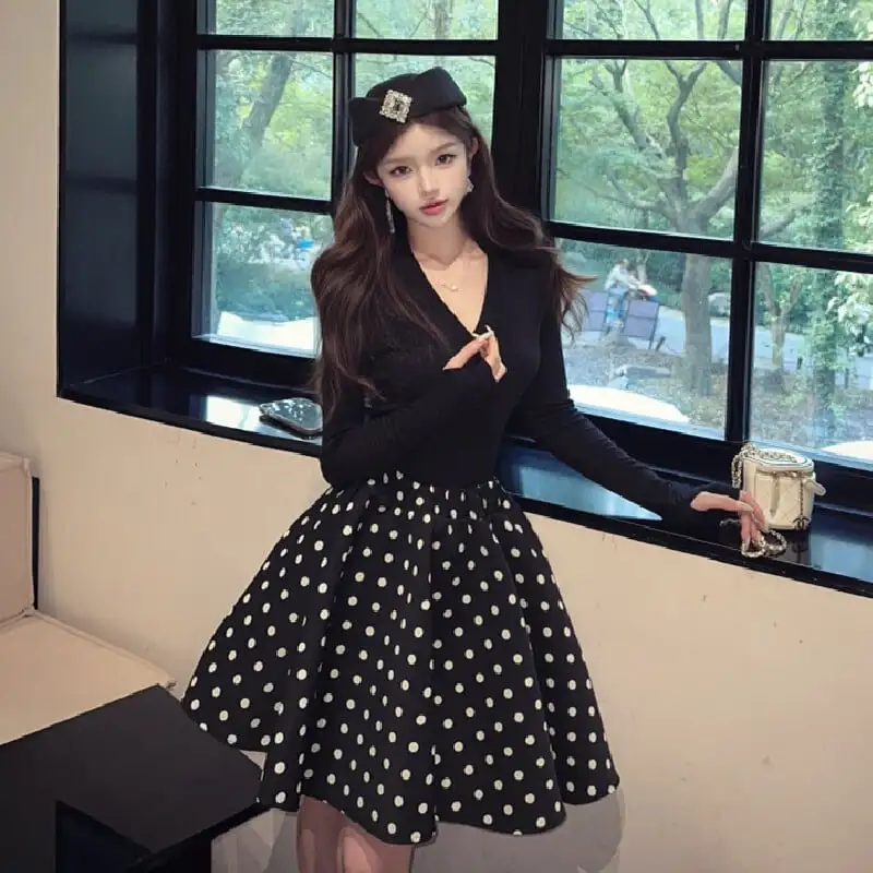 フランス風 ブラック Vネック 長袖 トップス+ドット柄 スカート 2点セット
