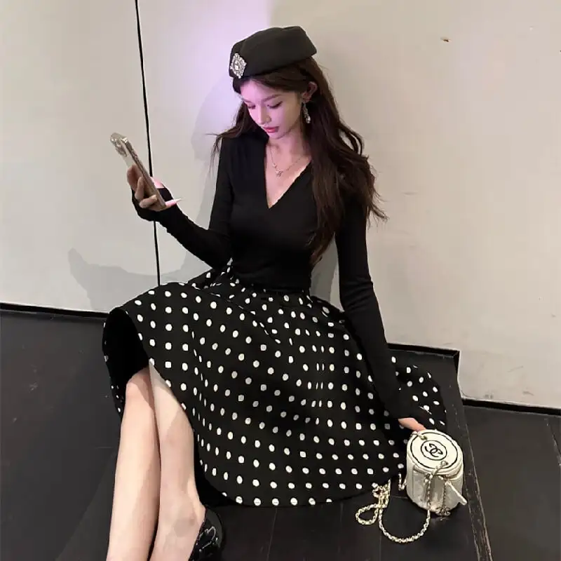 フランス風 ブラック Vネック 長袖 トップス+ドット柄 スカート 2点セット
