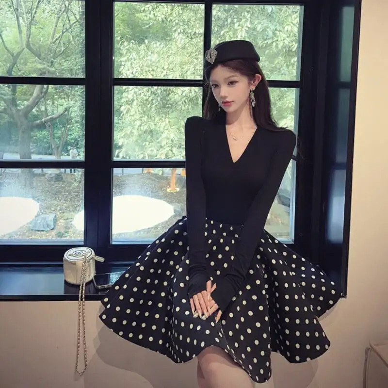 フランス風 ブラック Vネック 長袖 トップス+ドット柄 スカート 2点セット