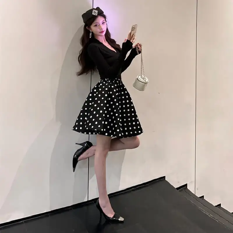 フランス風 ブラック Vネック 長袖 トップス+ドット柄 スカート 2点セット