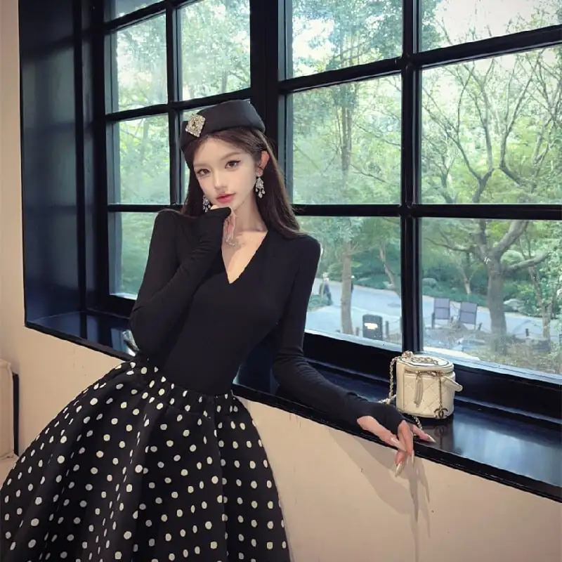 フランス風 ブラック Vネック 長袖 トップス+ドット柄 スカート 2点セット