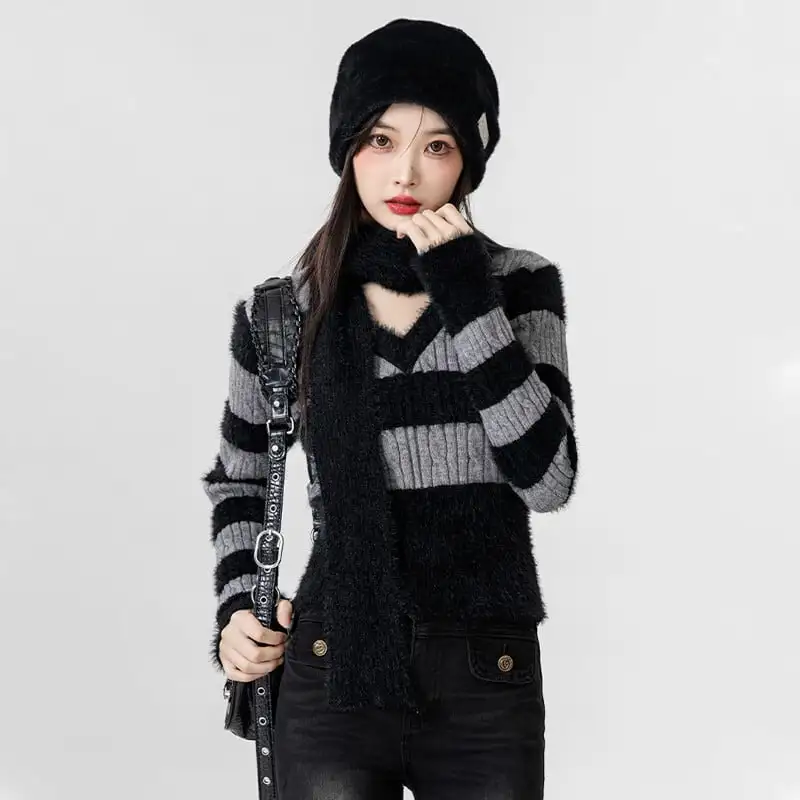 Vネック モヘア 短めシルエット タートル付き ニットセーター