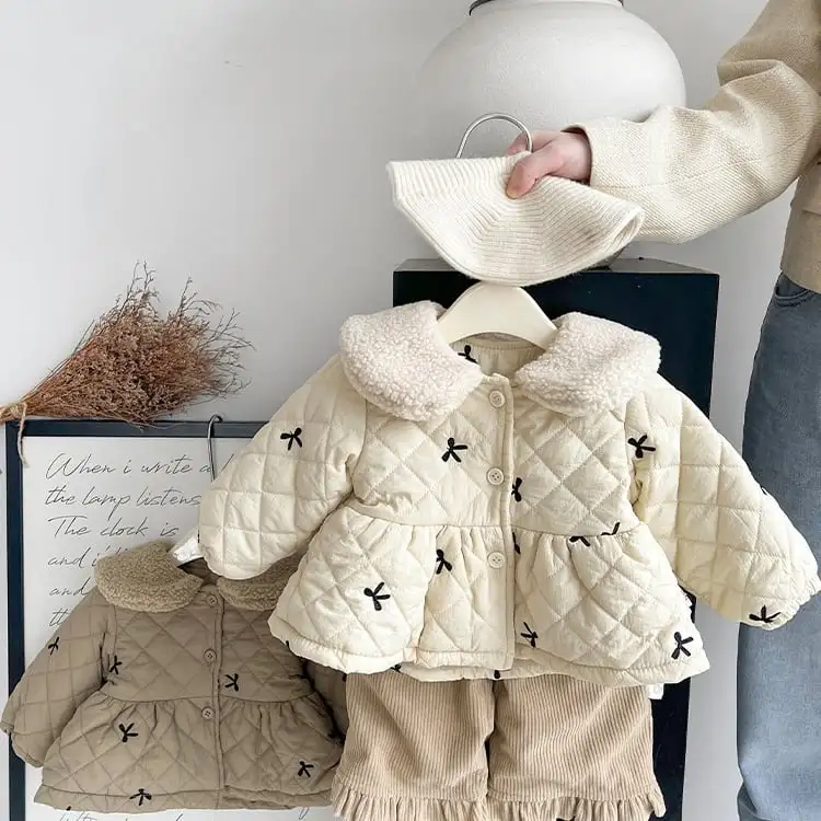 【BABY】冬新作　暖かいリボン柄アウター