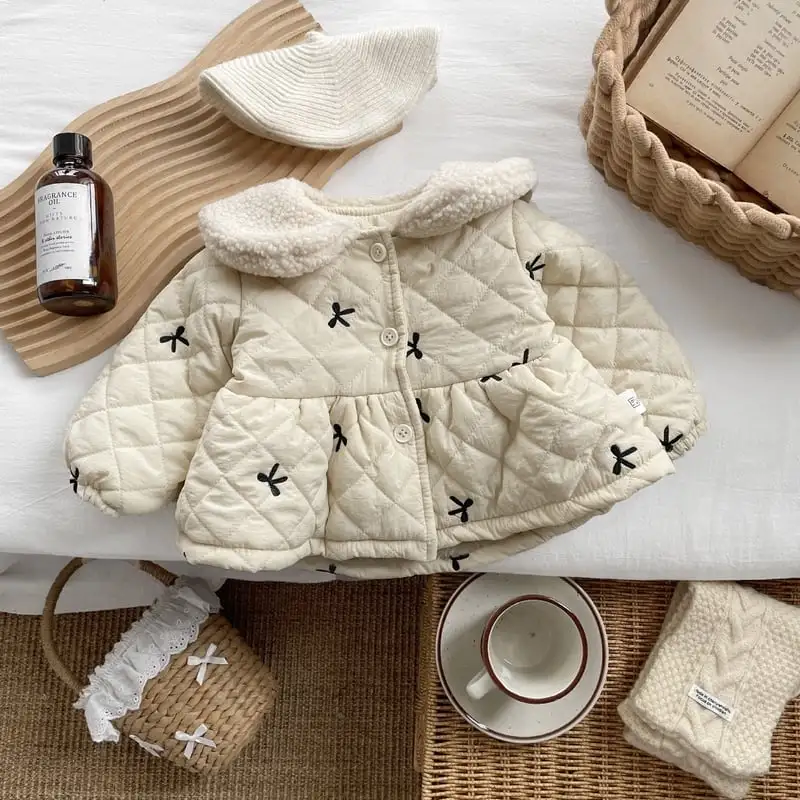 【BABY】冬新作　暖かいリボン柄アウター