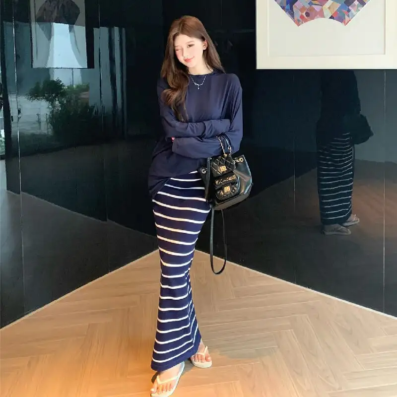セットアップ 無地 長袖 Tシャツ+ストライプ柄 スカート ダークブルー